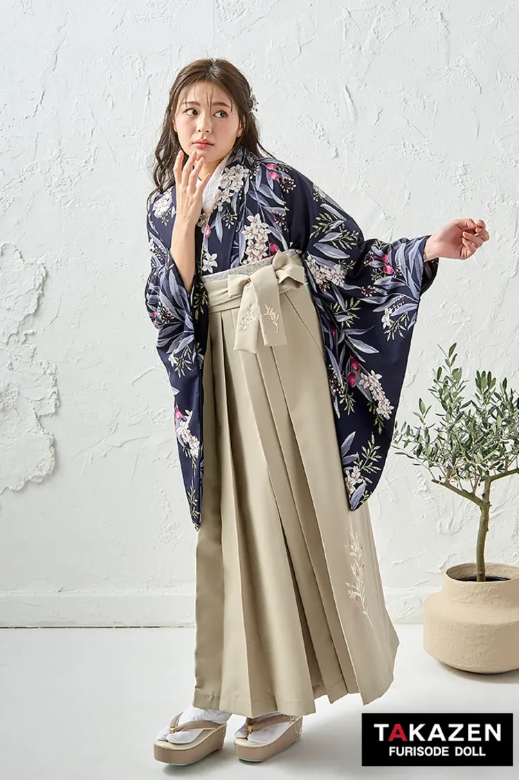 TAKAZENのレンタル袴 正統派古典袴　ネイビー/紺色　スタイリッシュ　大人っぽい　清楚系　綺麗【ECサイト限定】R27056