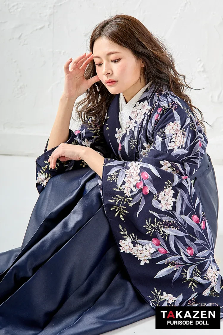 TAKAZENのレンタル袴 正統派古典袴　ネイビー/紺色　スタイリッシュ　大人っぽい　清楚系　綺麗【ECサイト限定】R27056