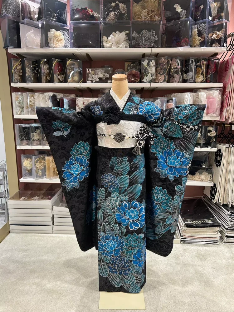 TAKAZEN姫路店　振袖　成人式　黒青振袖　MODE振袖　スワロフスキー振袖　きらきら　青振袖　かっこいい振袖　加古川振袖　高砂振袖　赤穂振袖　太子振袖　たつの振袖　相生振袖　
