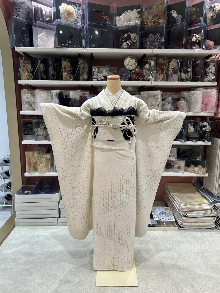 TAKAZEN姫路店　振袖　成人式　振袖レンタル　ヴィンテージ振袖　シンプルキラキラ振袖　白キラキラ振袖
