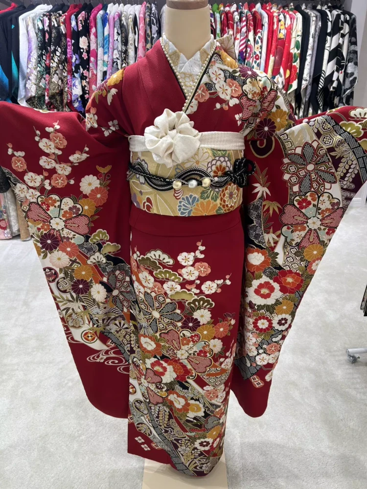 TAKAZEN神戸旧居留地華やかな赤色の正統派古典のご紹介
