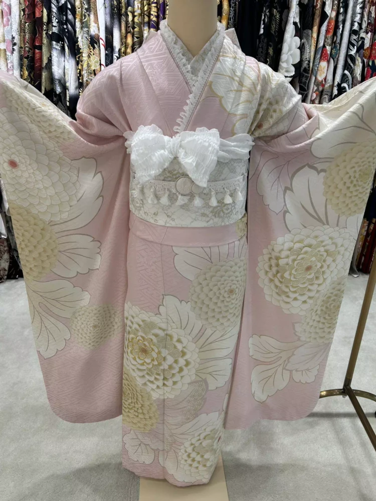 TAKAZEN神戸旧居留地くすみ古典のお振袖紹介