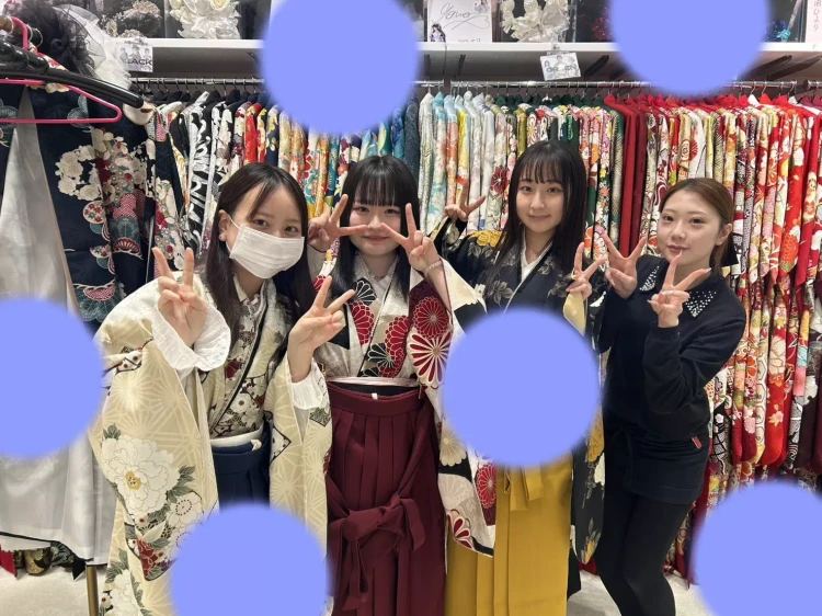 お友達三名様で袴のご来店のお客様
