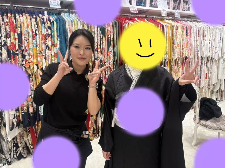 黒無地レトロお振袖のお嬢様
