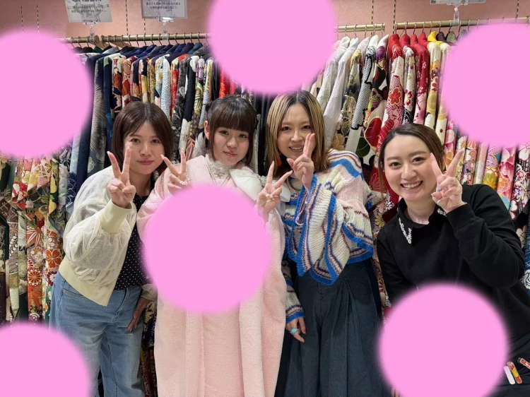 姫路店からお越しのTAKAZENオリジナルシュシュのふわ店からお越しのTAKAZENオリジナルシュシュのふわふわ振袖に決定。