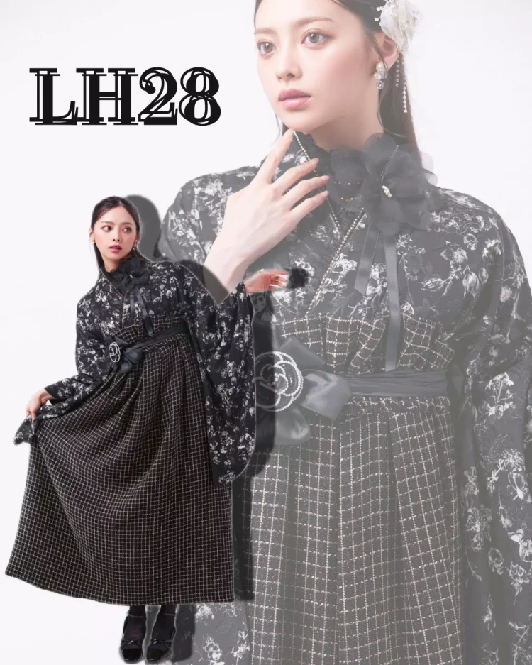 TAKAZENオリジナルのドレス袴。黒のツイード生地の袴が高級感を演出。