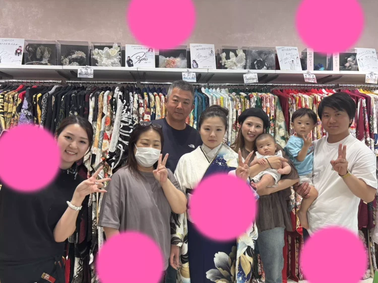 白地にブルーのモード系振袖の姫ちゃんのご紹介