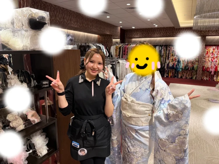 TAKAZEN東京表参道店Flagshipで水色の古典、関芳の振袖をご契約いただいたお客様の紹介。
