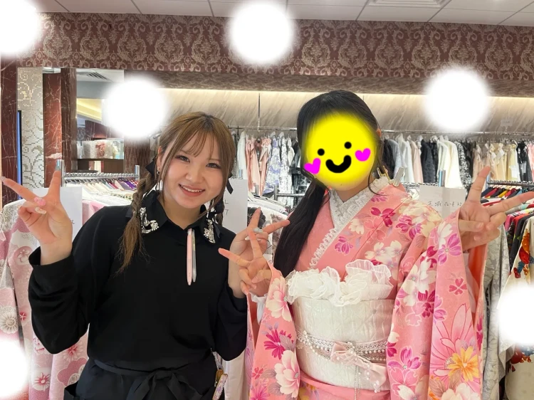 TAKAZEN東京表参道店Flagshipで安カワの古典柄ピンク振袖をご契約いただいたお客様の紹介