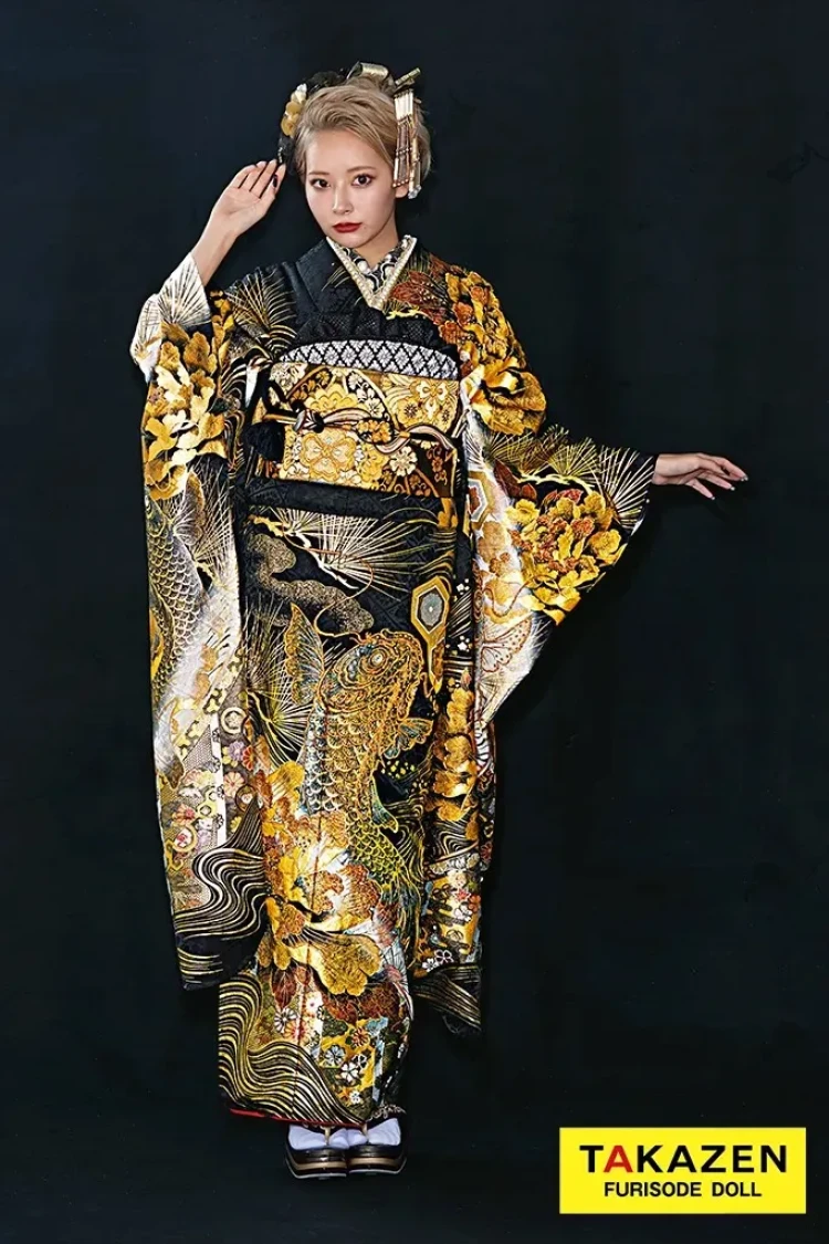 TAKAZEN堺店で人気の黒×金の鯉振袖