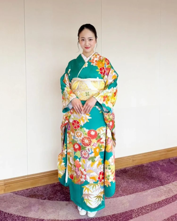 天翔愛ちゃんにTAKAZENのお振袖をご着用いただきました