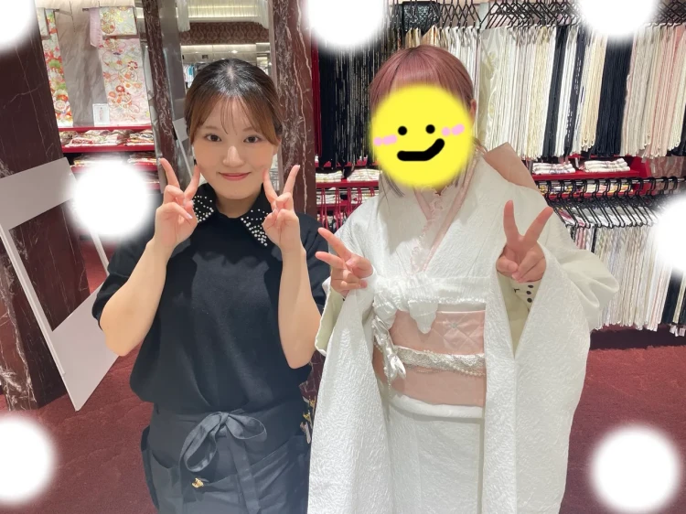 TAKAZEN東京表参道店Flagshipでご契約したお嬢様のご紹介。白ピンクの可愛いお振袖。
