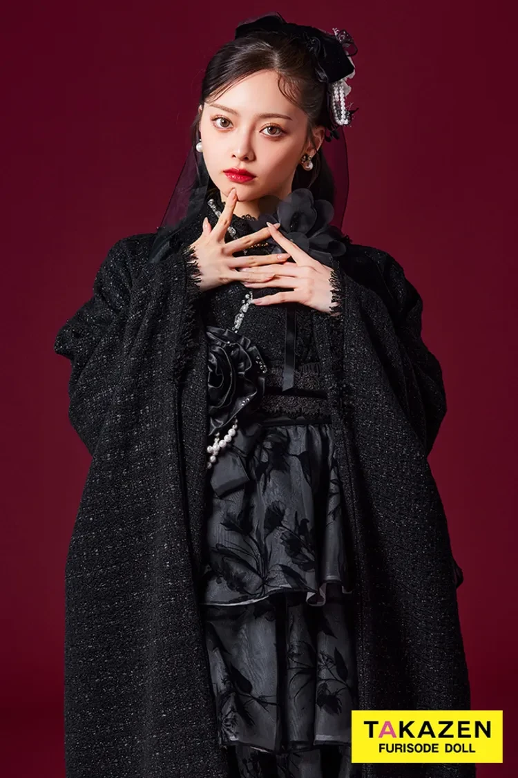 TAKAZENのレンタル袴 最新作ヘップバーン袴　黒/ブラック　ツイード　フロッキー素材のドレス袴　エレガント　大人っぽい　Shiho【通販可】LH18