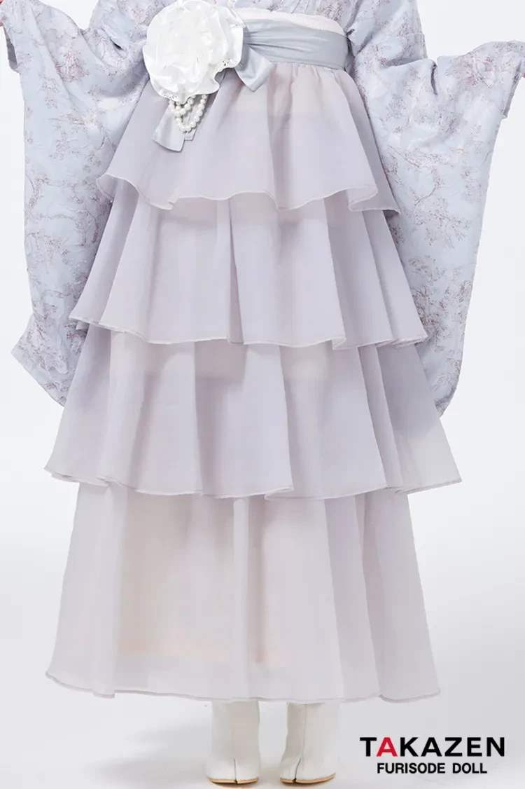TAKAZENのレンタル袴 最新作ヘップバーン袴　くすみグレー　小花柄　シフォンドレス袴　大人っぽい　おしゃれ　ブーツコーデ　Shiho【通販可】LH22