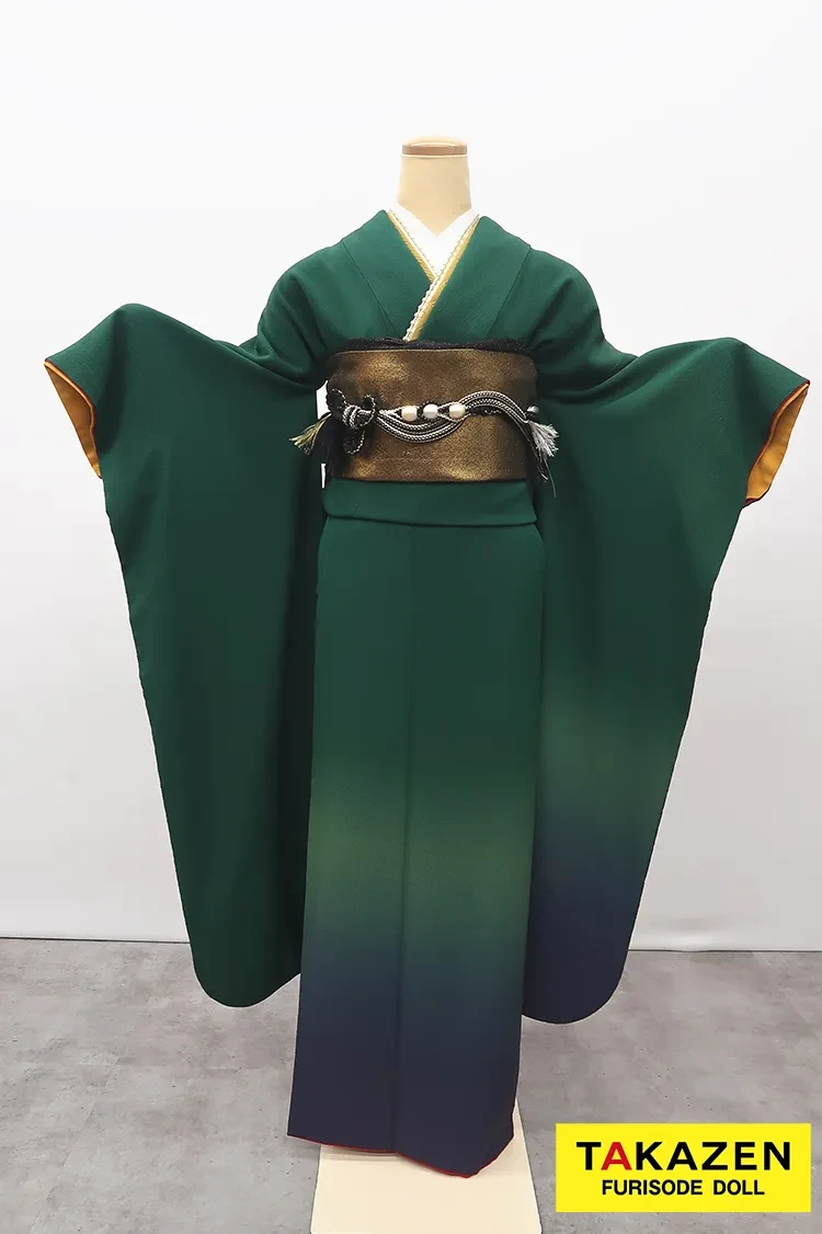 TAKAZENのレンタル振袖 激安無地振袖　緑　グラデーション　シンプル振袖　グラデーション　ブーツコーデ　スタイリッシュ【通販可】M27