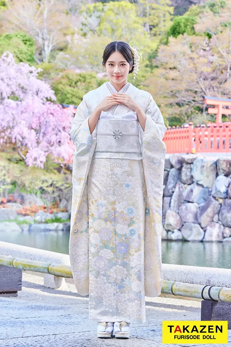 ク―228⭐❣️セミアンティーク。豪華なお振り袖です(#^.^#) プレミアム古典 青柳/最高級手描友禅 白/水色 菊柄 上品な振袖 綺麗 柄