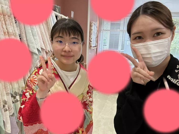 姫路市からお越しの2028年成人で赤の王道古典のカワイイお振袖の姫ちゃん。