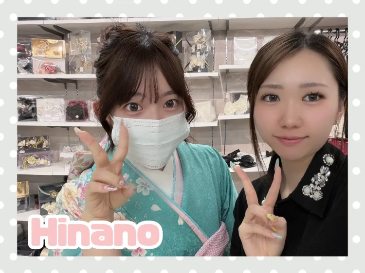 TAKAZEN奈良店で二回目レンタルで水色の可愛らしい振袖を着こなしているお客様の様子