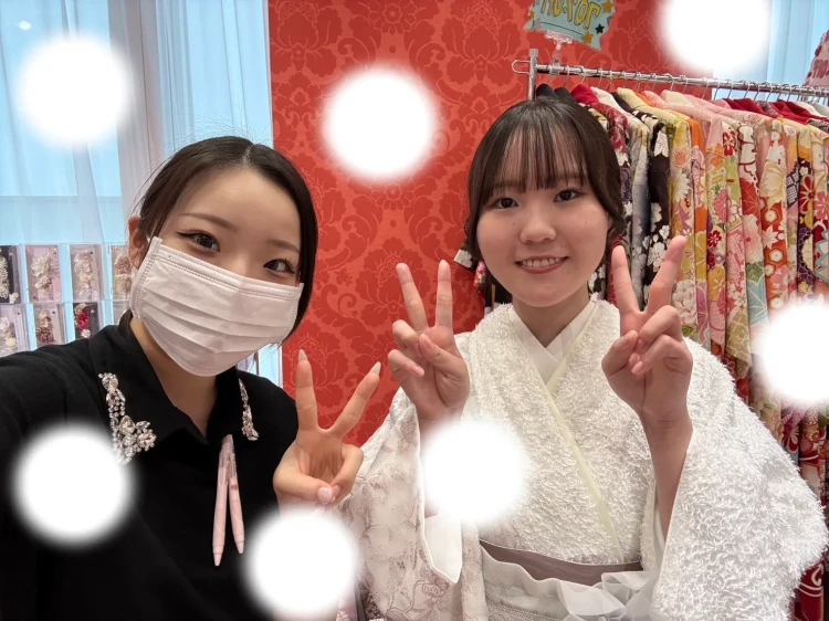 大阪梅田卒業式袴レンタル　ドレス袴　フリフリ袴　ピンク色袴