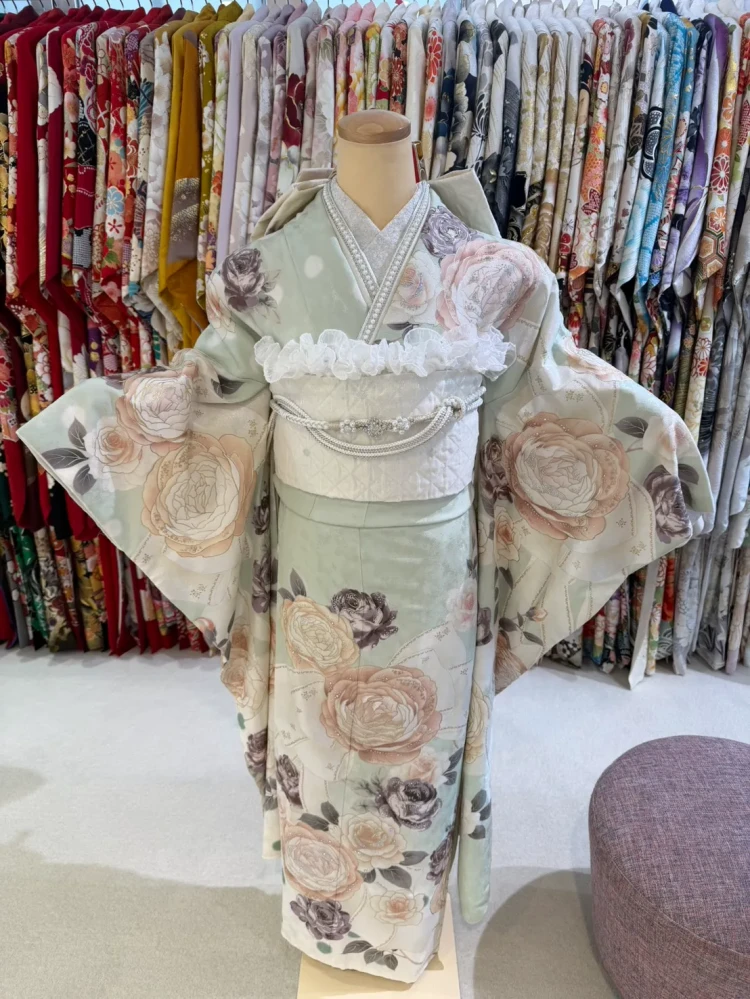 TAKAZENオリジナルヘップバーンのお振袖でオススメコーディネート