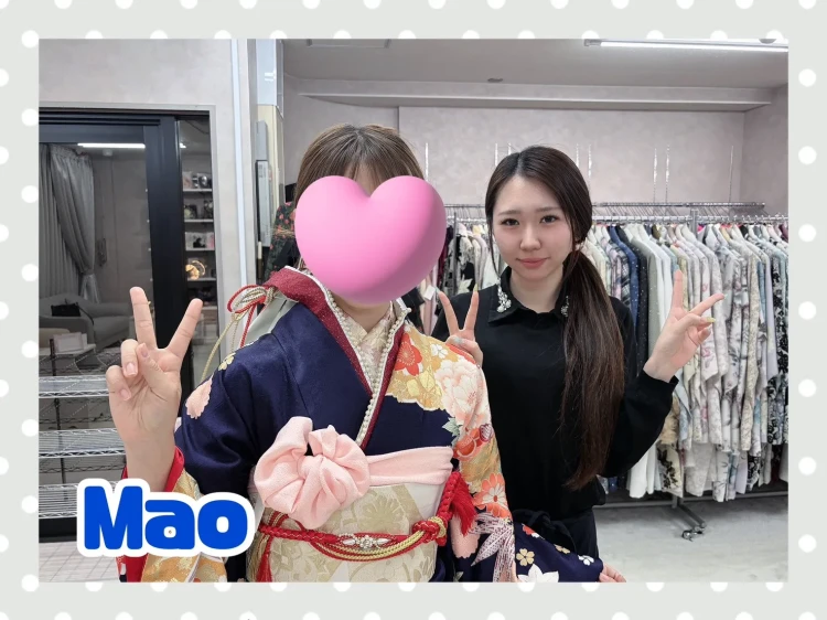 TAKAZEN奈良店で正統派古典の可愛らしい振袖を着こなしているお客様の様子