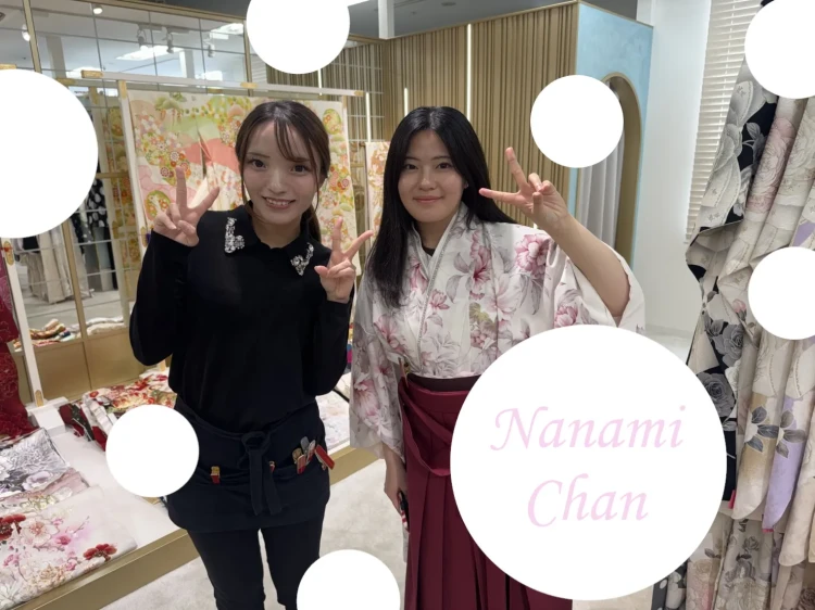 白とピンクのくすみカラー　吉木千沙都ブランド袴　ガーリーな袴