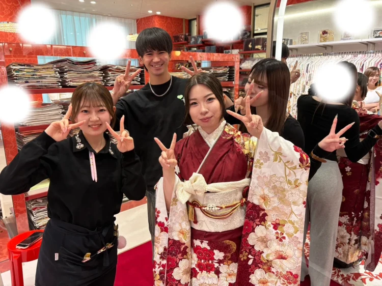 大阪梅田 成人式　前撮り　梅田　袴　古典柄　かわいい　イマドキ　淡色　古典　タカゼン　撮影