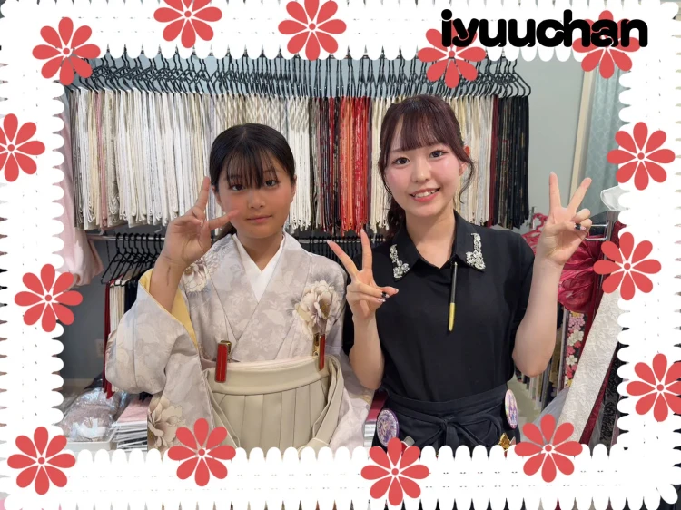 2027年卒業式を迎える小学生のくすみカラー袴のコーディネート紹介