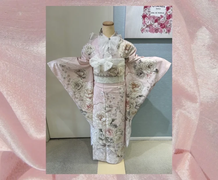 TAKAZEN堺店スタッフオススメヘップバーンコスメカラーピンク振袖全身コディネート紹介
