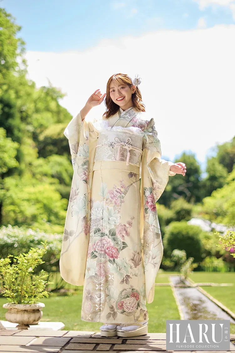 TAKAZENのレンタル振袖 正統派古典 牡丹柄 クリーム/淡色振袖 かわいい 清楚系 はんなり おしとやか【通販可】K1337