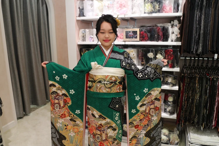 TAKAZEN神戸旧居留地イマドキママ振りコーデ古典の振袖