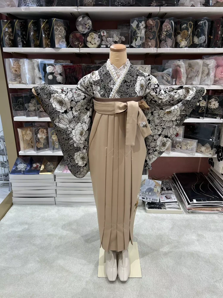 TAKAZEN姫路店　袴卒業式　姫路袴　加古川袴　高砂袴　袴おしゃれ　袴かわいい　姫路卒業式　ブラウン　くすみカラー