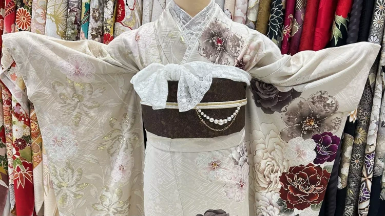 TAKAZEN姫路店　姫路市　加古川市　振袖レンタル　加古川振袖　おしゃれ　可愛い　人と被らない　薔薇柄