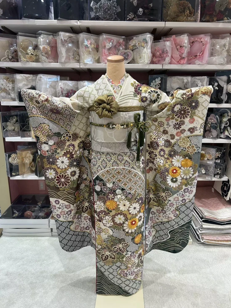 TAKAZEN姫路店　姫路市　成人式　古典柄　緑　金駒刺繍　豪華