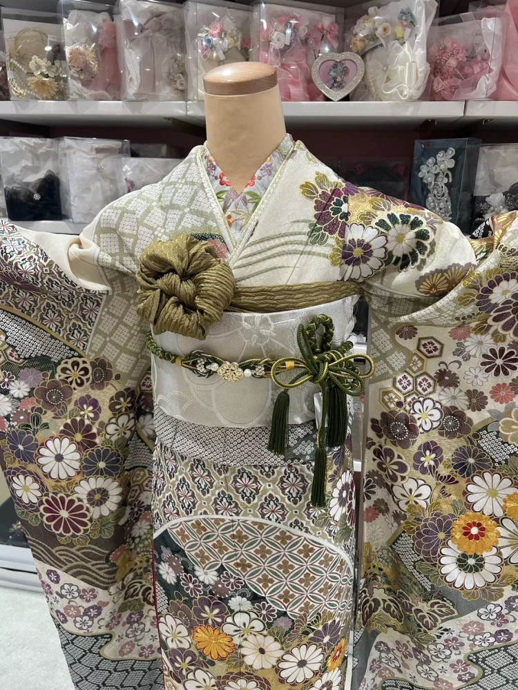 TAKAZEN姫路店　姫路市　成人式　古典柄　緑　金駒刺繍　豪華