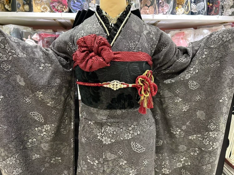 TAKAZEN姫路店　姫路市　成人式　モノトーン　黒赤　レトロ