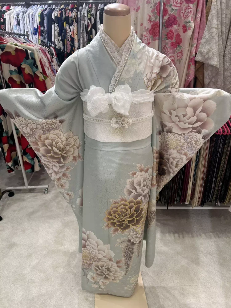 TAKAZEN神戸旧居留地店くすみカラーの可愛いお振袖紹介