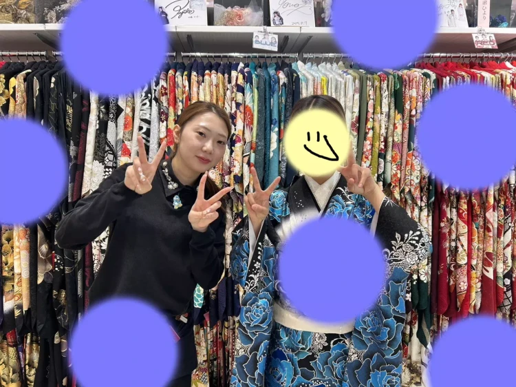 TAKAZEN神戸旧居留地店の黒色×青色袴コーデのお客様紹介