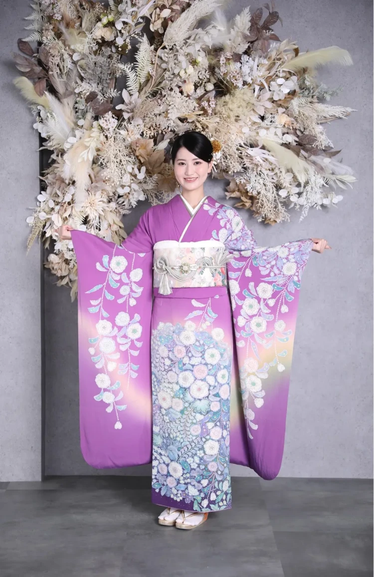 TAKAZEN奈良店のママ振プランでお持ちのお振袖にTAKAZENの小物を合わせてコーディネートされたお客様