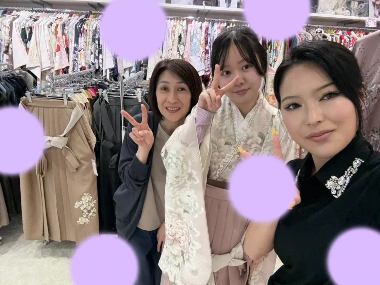 ピンク地小振袖にピンク袴コーデの姫ちゃん
