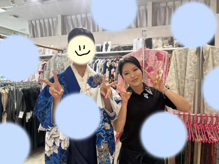 TAKAZEN神戸旧居留地店の肩身替わりの青色袴コーデのお客様紹介