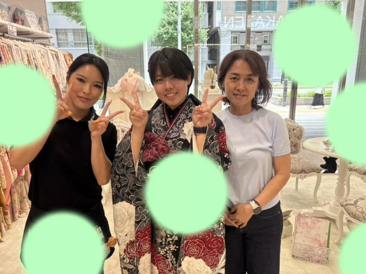 赤黒ゴールドのローズお振袖姫ちゃんのご紹介