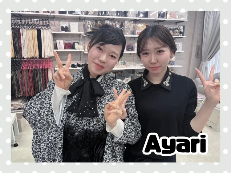 タカゼン奈良店に来店した最新作ヘップバーン袴に決定された姫ちゃんとスタッフのツーショット