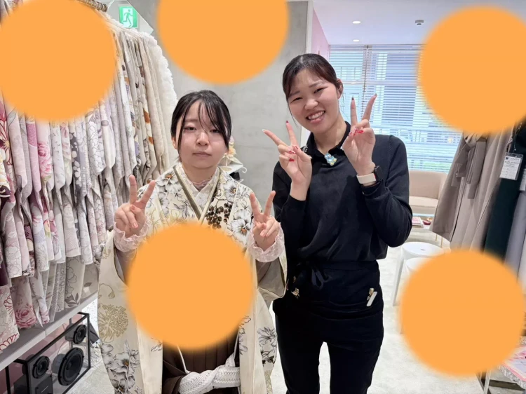 くすみブラウンの可愛い袴。27年卒業式の姫ちゃん。