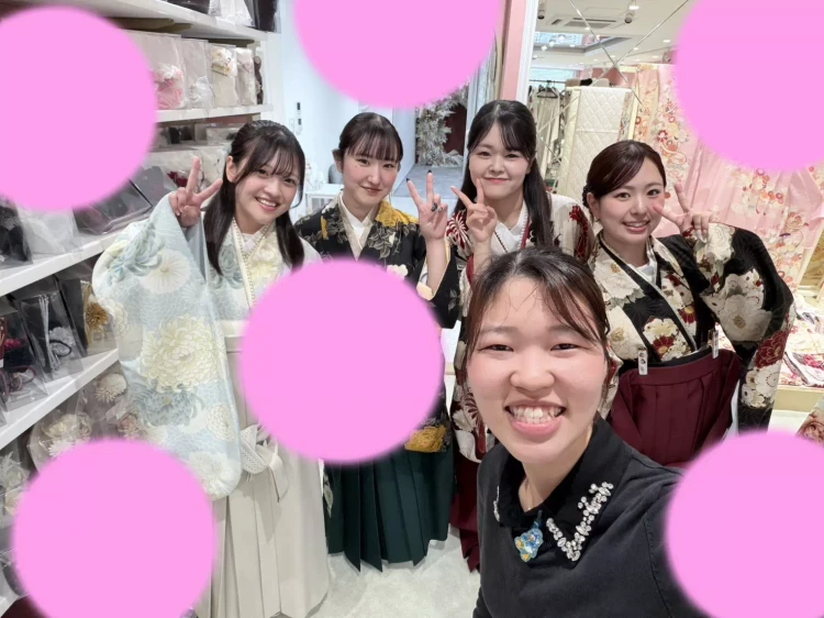 27年卒業のお友達同士で来てくれた袴レンタルの姫ちゃんたち