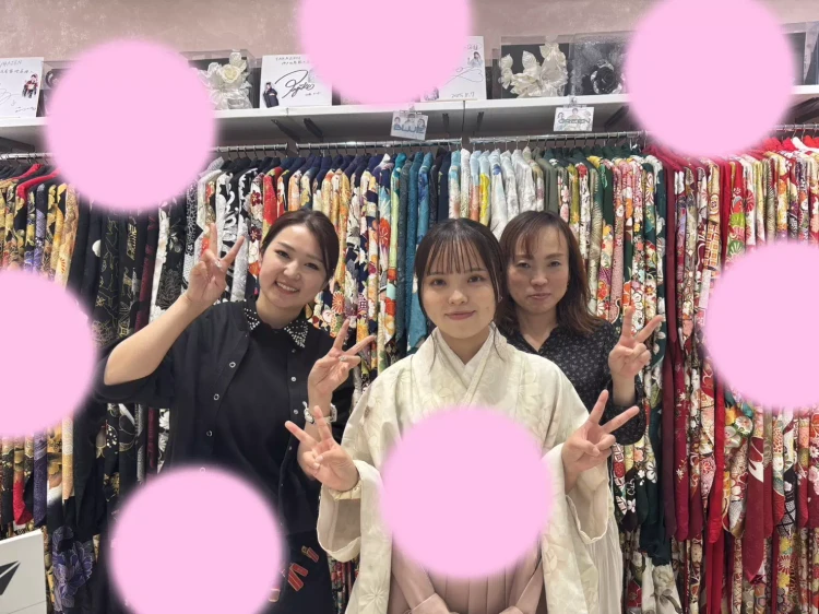 TAKAZEN神戸旧居留地店のピンク色袴コーデのお嬢様