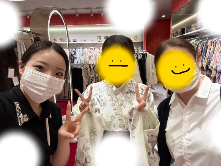 大阪で袴のレンタルするならTAKAZEN梅田本店　ピンクで可愛い袴