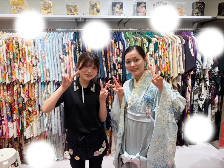 大阪梅田卒業式袴レンタル　くすみカラー　水色袴