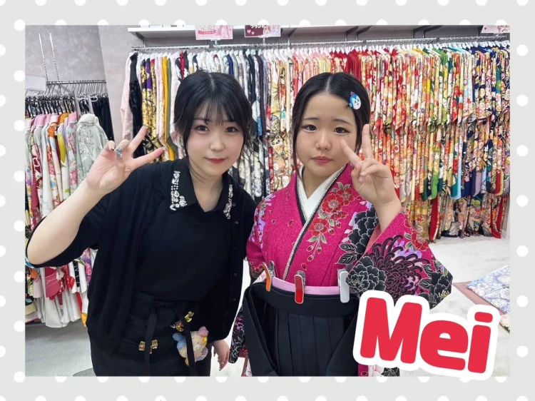 takazen奈良店で大人かわいい袴をかわいくコーディーネートしたお客様の様子