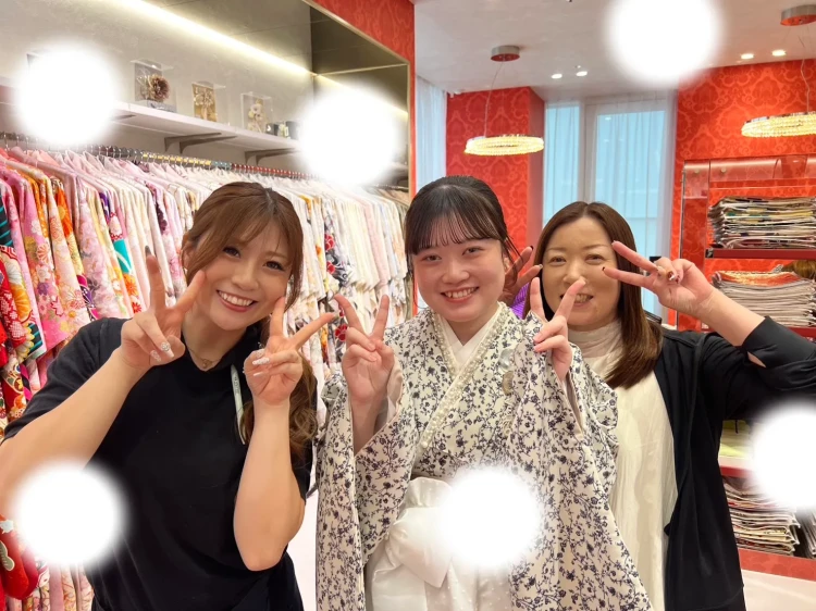 大阪梅田卒業式袴レンタル　ドレス袴　フリフリ袴　くすみカラー